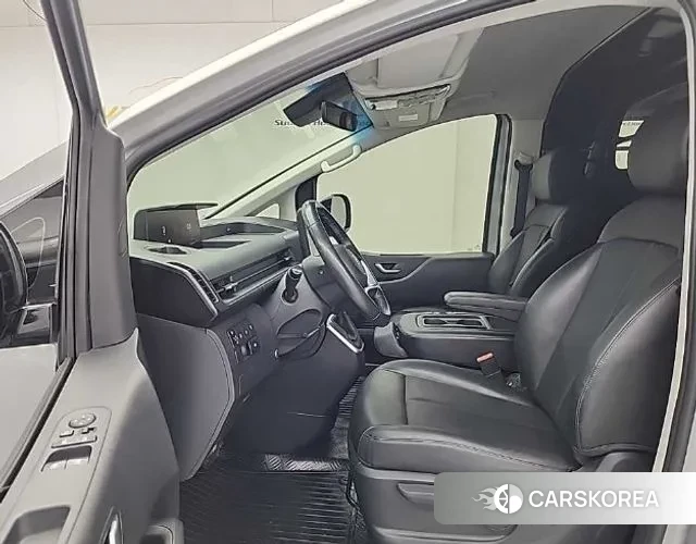 Hyundai Staria 2022 Серебряный из Кореи, фото 2