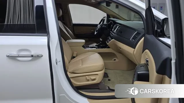 Kia The New Carnival 2019 Белый из Кореи, фото 2