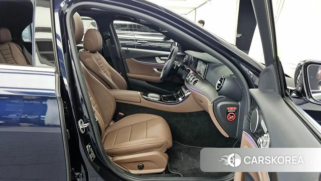 Mercedes-Benz E-Class W213 2022 Синий из Кореи, фото 2