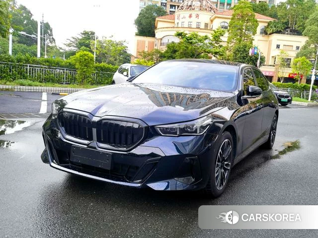 BMW 5 series 2025 Черный из Китая, фото 2