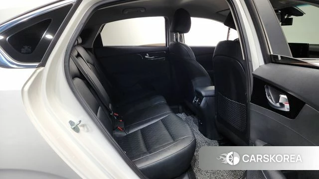 Kia The New K3 2nd generation 2022 Белый из Кореи, фото 2