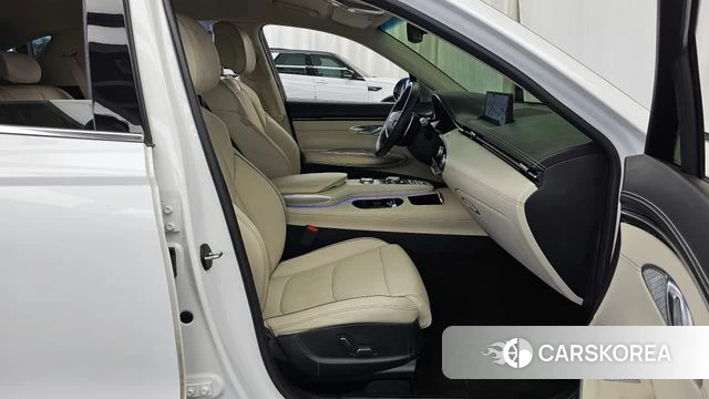 Genesis GV70 2022 Белый из Кореи, фото 2