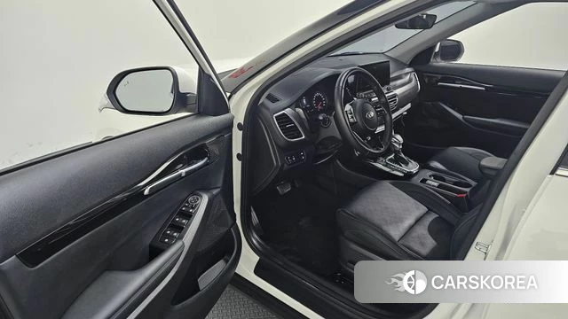 Kia Seltos 2021 Белый из Кореи, фото 2