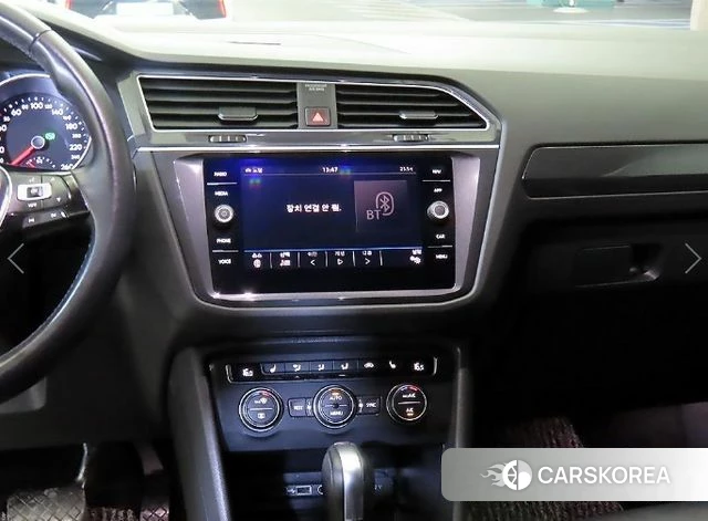 Volkswagen Tiguan second Generation 2019 Белый из Кореи, фото 2