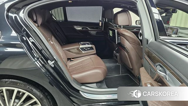 BMW 7 Series (G11) 2019 Черный из Кореи, фото 2