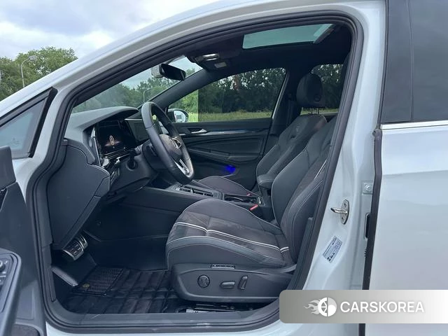 Volkswagen Golf 2022 Белый из Китая, фото 2