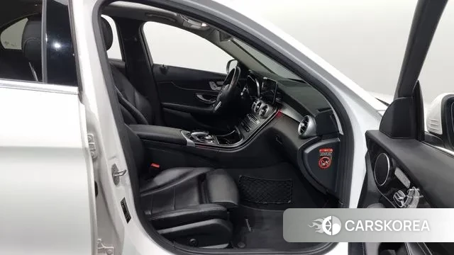 Mercedes-Benz C-Class W205 2019 Белый из Кореи, фото 2