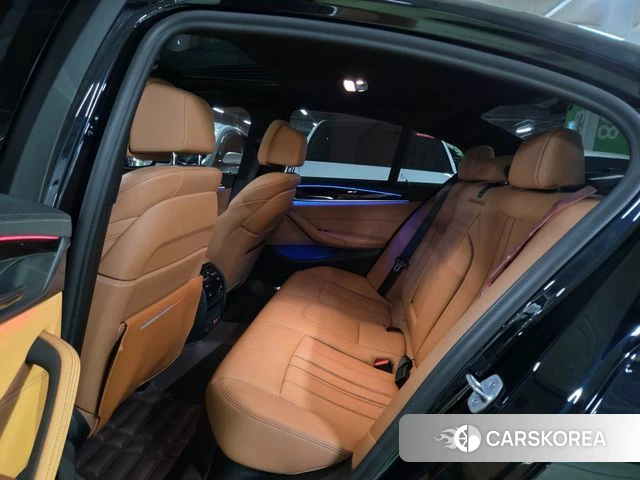 BMW 5 Series (G30) 2021 Черный из Кореи, фото 2