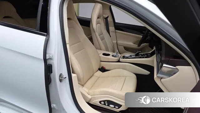 Porsche Panamera (971) 2018 Белый из Кореи, фото 2