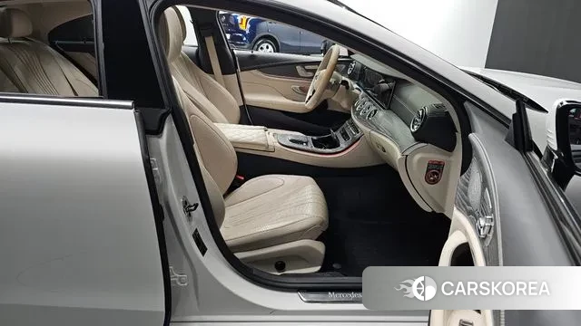 Mercedes-Benz CLS-Class C257 2022 Белый из Кореи, фото 2