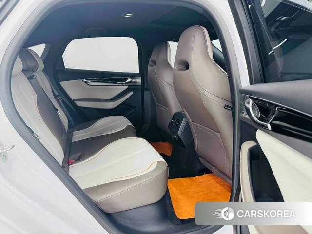 BYD Qin PLUS DM 2023 Белый из Китая, фото 2