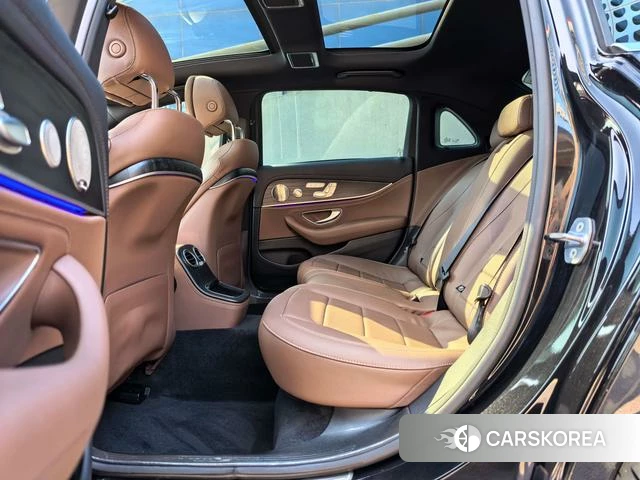 Mercedes-Benz E-class 2024 Черный из Китая, фото 2