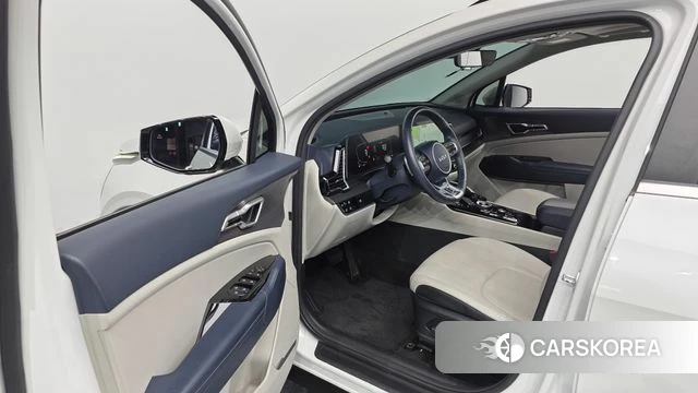 Kia Sportage 5th Generation Hybrid 2022 Белый из Кореи, фото 2