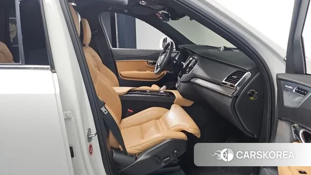 Volvo XC90 second Generation 2022 Белый из Кореи, фото 2