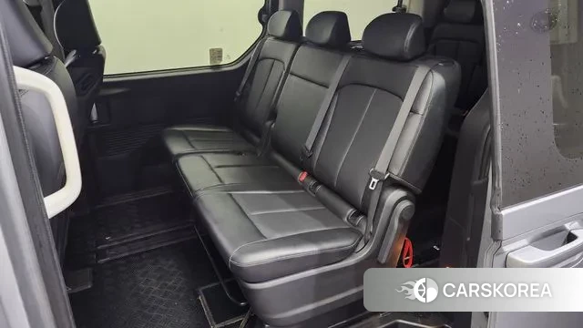 Hyundai Staria 2021 Серебряный из Кореи, фото 2