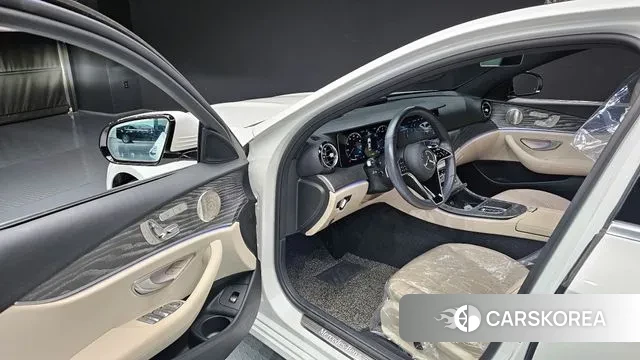 Mercedes-Benz E-Class W213 2022 Белый из Кореи, фото 2