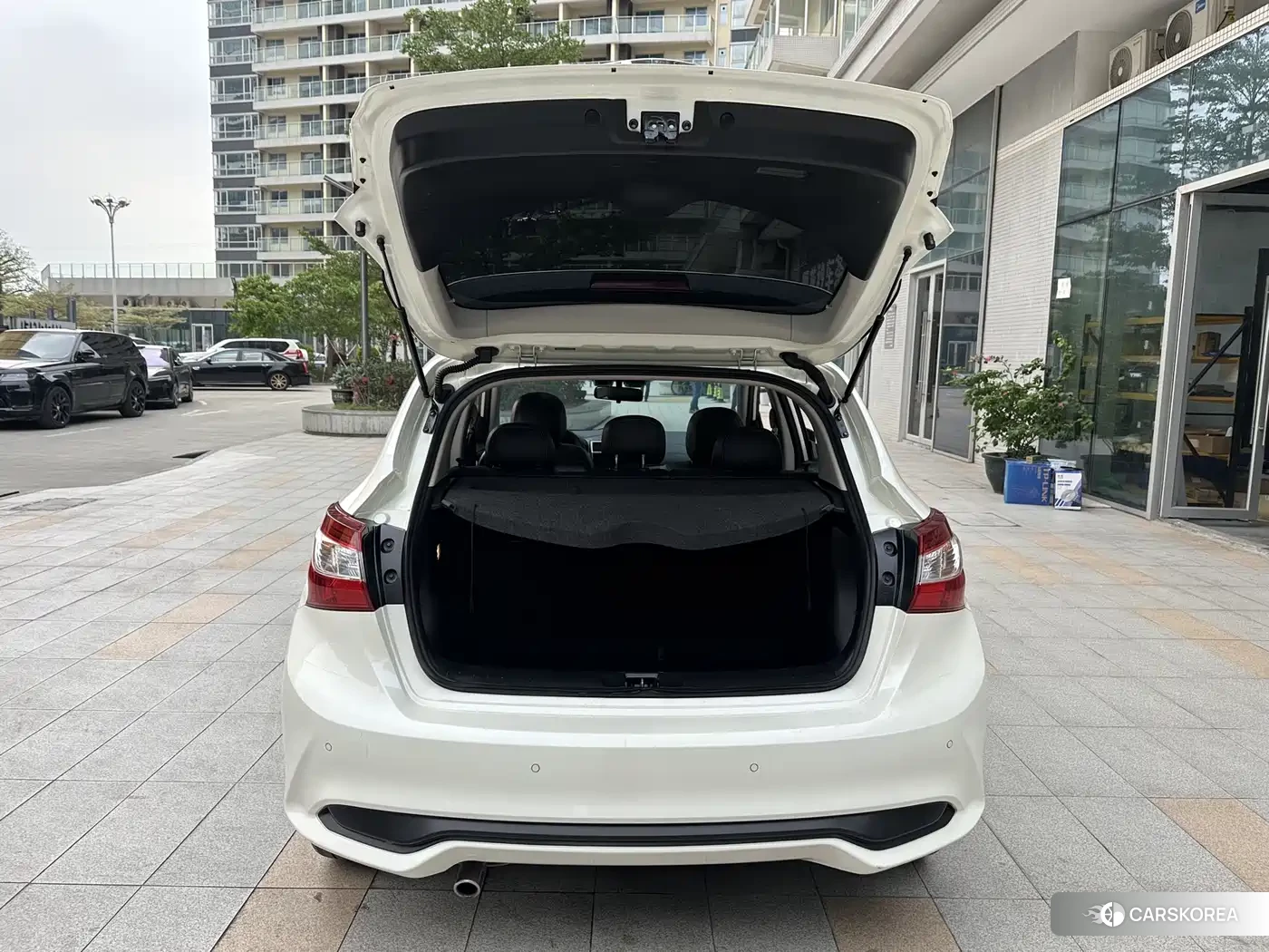 Nissan Tiida 2021 Белый из Китая, фото 2