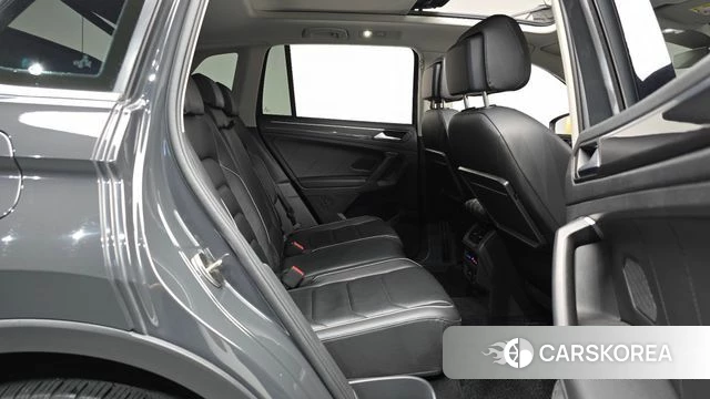 Volkswagen Tiguan second Generation 2020 Серый из Кореи, фото 2