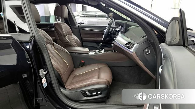 BMW 6 Series GT (G32) 2023 Черный из Кореи, фото 2