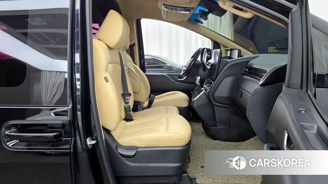 Hyundai Staria 2021 Черный из Кореи, фото 2