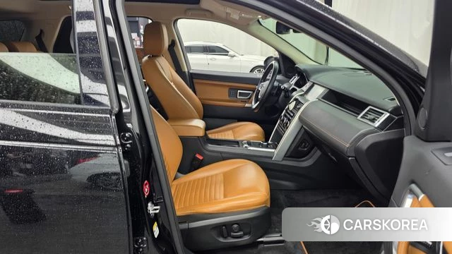 Land Rover Discovery Sports 2019 Черный из Кореи, фото 2