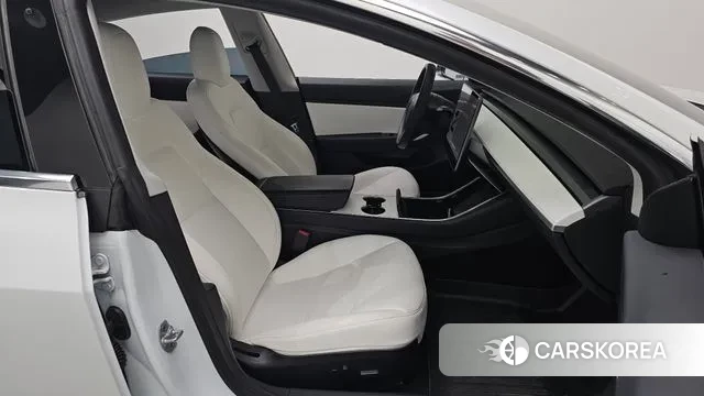 Tesla Model 3 2020 Белый из Кореи, фото 2