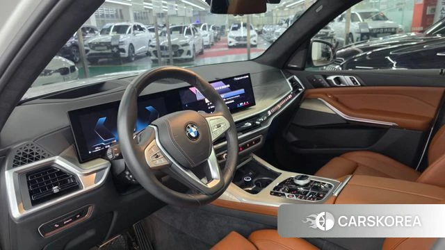 BMW X7 (G07) 2025 Белый из Кореи, фото 2