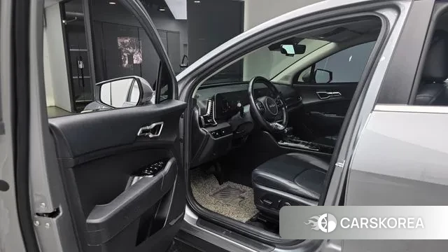 Kia Sportage 5th Generation 2023 Серебряный из Кореи, фото 2