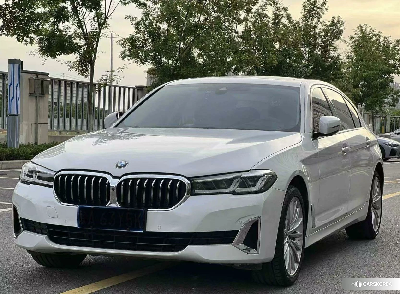 BMW 5 series 2020 Белый из Китая, фото 2