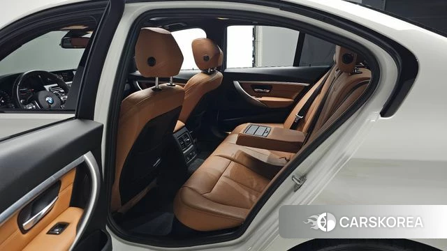 BMW 3 Series (F30) 2018 Белый из Кореи, фото 2