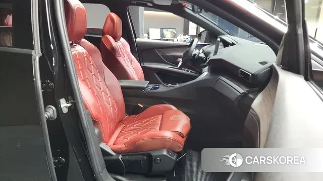 Peugeot 5008 second generation 2024 Черный из Кореи, фото 2