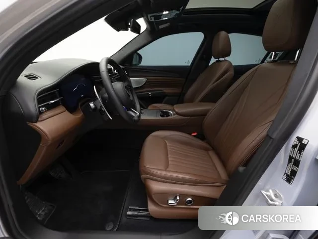 Maserati Grecale 2024 Светло-серебряный цвет из Кореи, фото 2