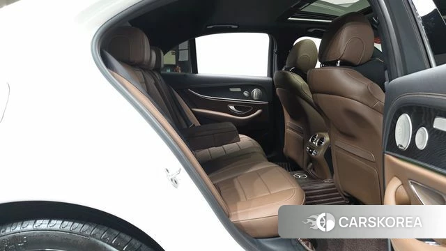 Mercedes-Benz E-Class W213 2021 Белый из Кореи, фото 2