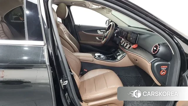 Mercedes-Benz E-Class W213 2018 Черный из Кореи, фото 2