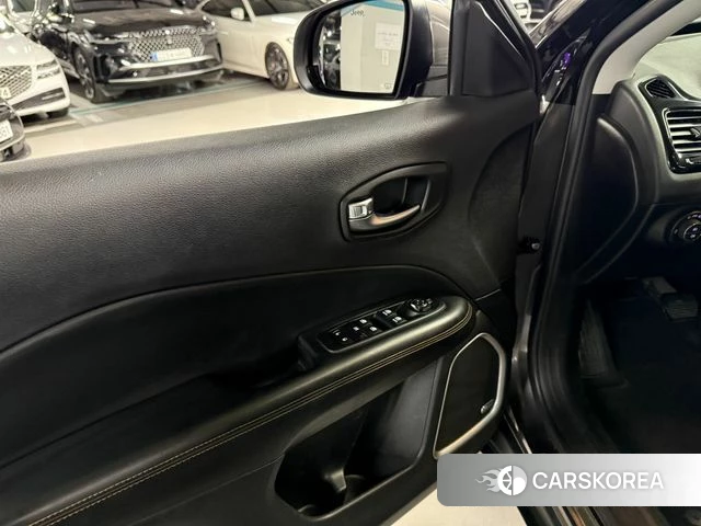 Jeep Compass 2nd Generation 2019 Серый из Кореи, фото 2