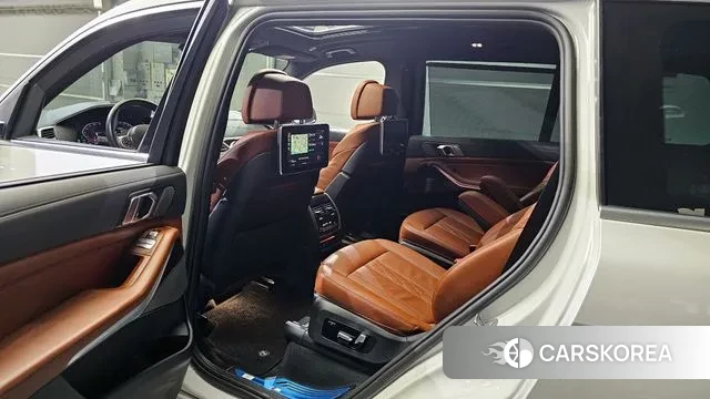 BMW X7 (G07) 2022 Белый из Кореи, фото 2