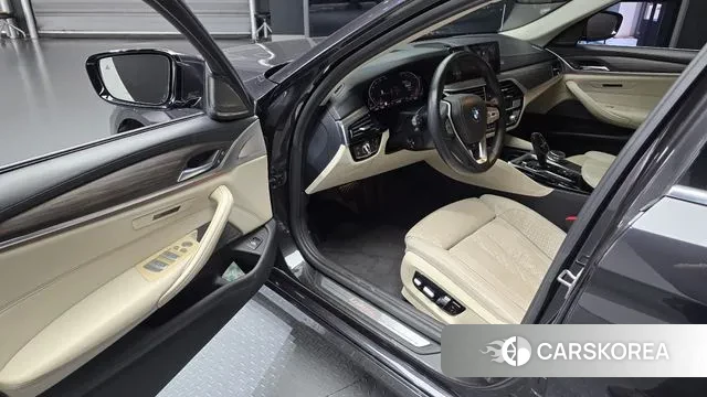 BMW 5 Series (G30) 2020 Серый из Кореи, фото 2