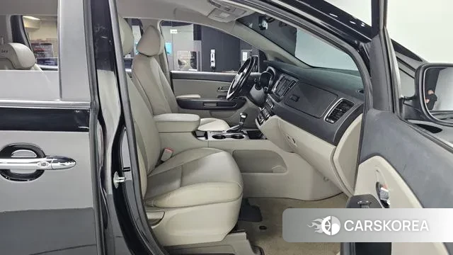 Kia The New Carnival 2018 Черный из Кореи, фото 2
