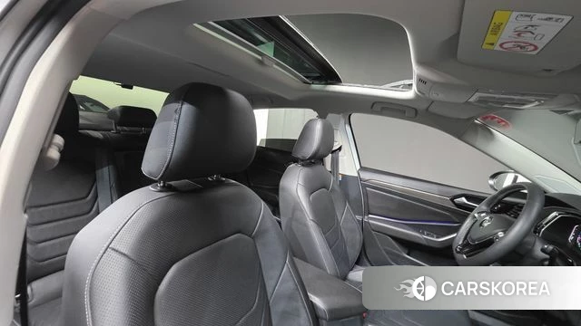 Volkswagen 7th Generation of Jetta 2021 Белый из Кореи, фото 2