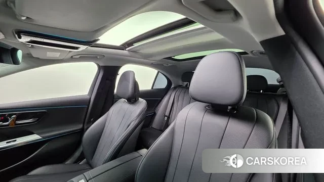 Mercedes-Benz E-Class W214 2024 Белый из Кореи, фото 2