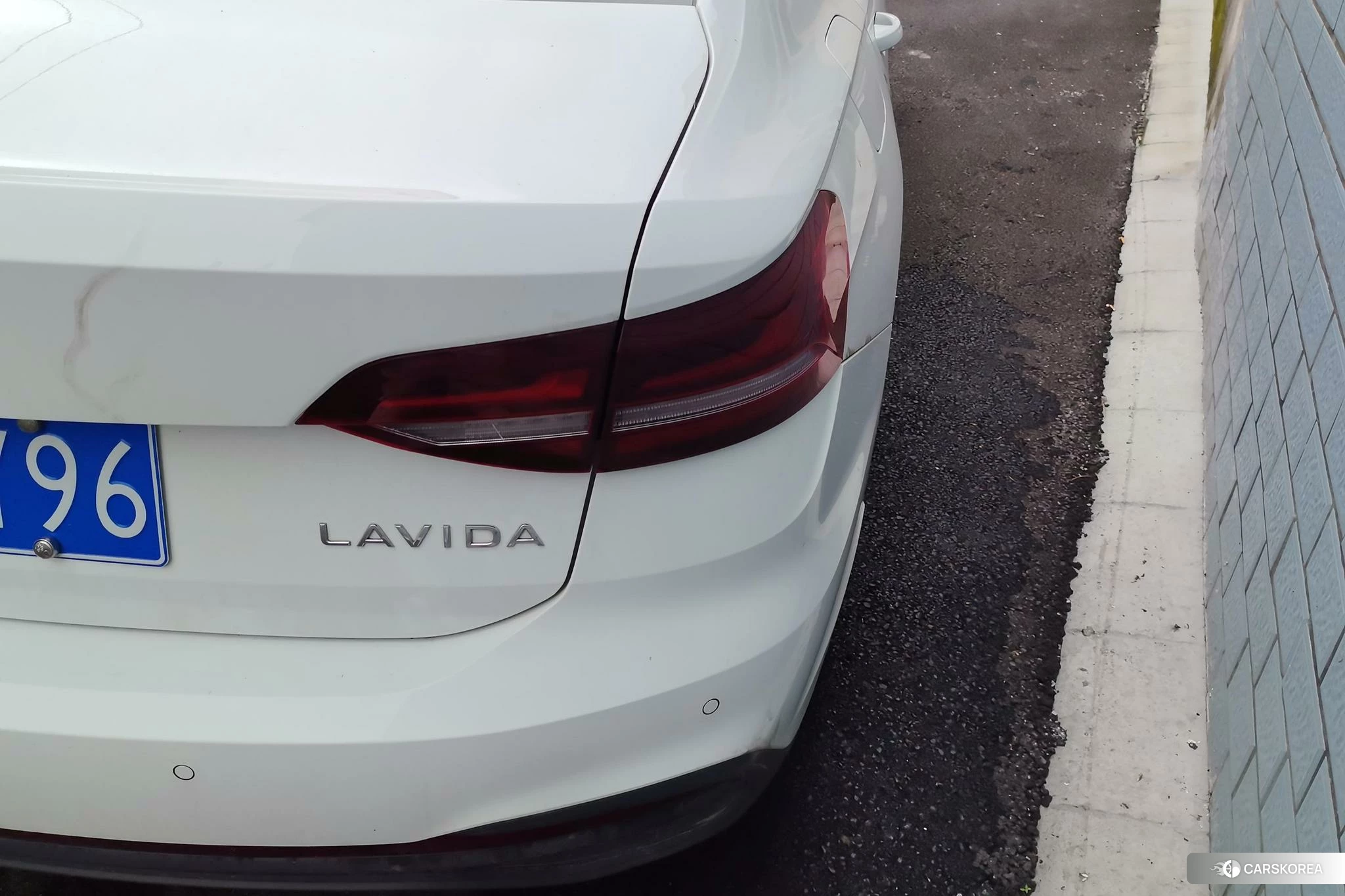 Volkswagen Lavida 2023 Белый из Китая, фото 2