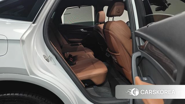 Audi Q5 (FY) 2023 Белый из Кореи, фото 2