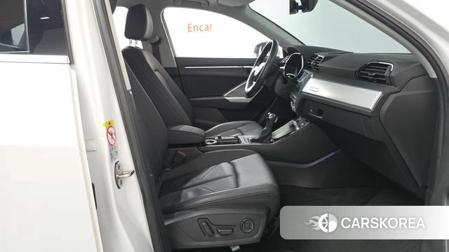 Audi Q3 (F3) 2020 Белый из Кореи, фото 2