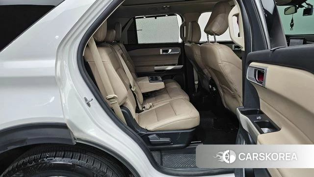 Ford Explorer 6th Generation 2021 Белый из Кореи, фото 2