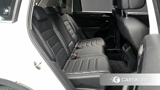 Volkswagen Tiguan second Generation 2022 Белый из Кореи, фото 2