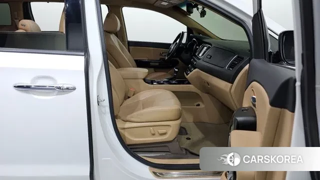 Kia The New Carnival 2018 Белый из Кореи, фото 2
