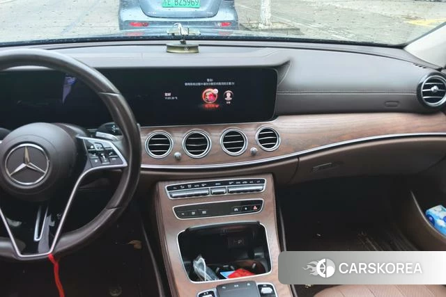 Mercedes-Benz E-class 2023 Черный из Китая, фото 2
