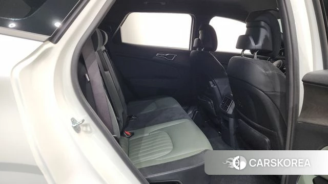 Kia Sportage 5th Generation Hybrid 2024 Белый из Кореи, фото 2