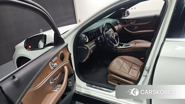 Mercedes-Benz E-Class W213 2020 Белый из Кореи, фото 2