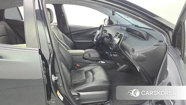 Toyota Prius 4th Generation 2020 Черный из Кореи, фото 2